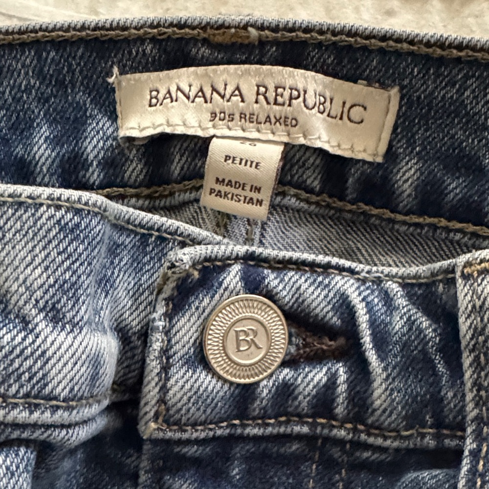 Banana Republic Women's Barrel Leg Jeans in Blue Wash